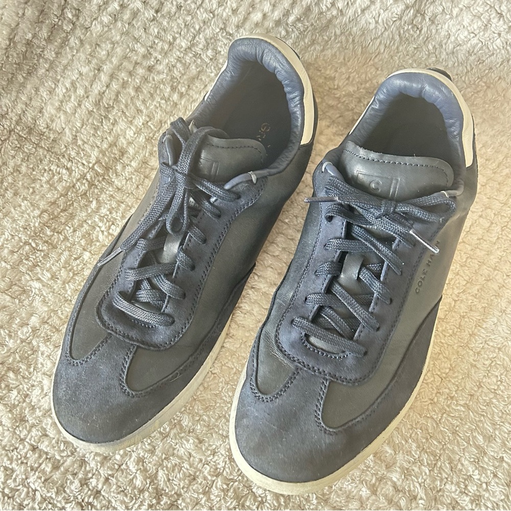Cole Haan navy blue men’s shoes great condition size 10.5 M